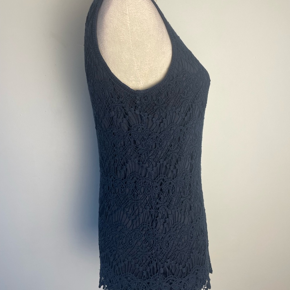 Adiva Black Sleeveless Lace Tank Top - Picture 2 of 7